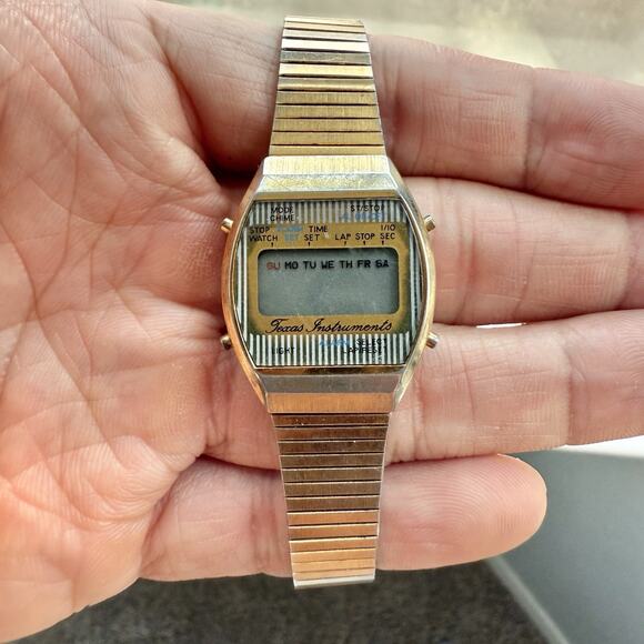 Vintage Texas Instruments Chronograph Alarm Watch Gold Tone Stainless Steel - Picture 2 of 8